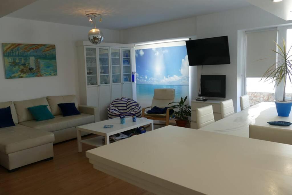 Apartamento Piso en Santa Cristina, a 150 m de la playa Oleiros Exterior foto